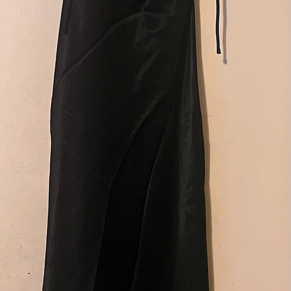 Zara Brand New Size M
Satin Black Dress - Picture 5 of 6